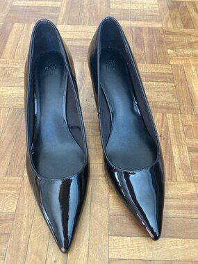 H&M Shiny Black Faux Leather Kitten Heels (Women's Size 9)